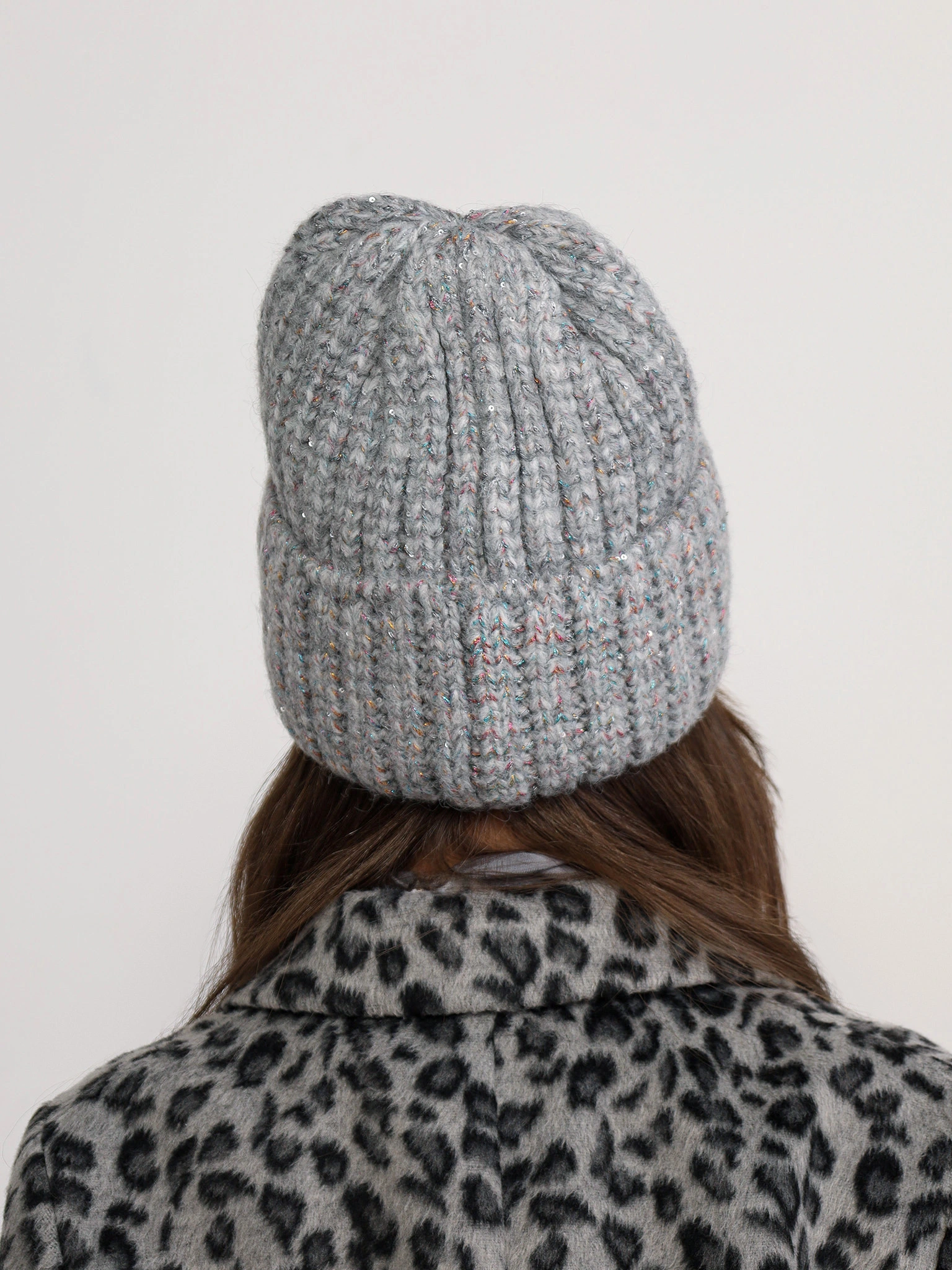 Шапка-бини с люрексом и мелкими пайетками с отворотом в ассортименте